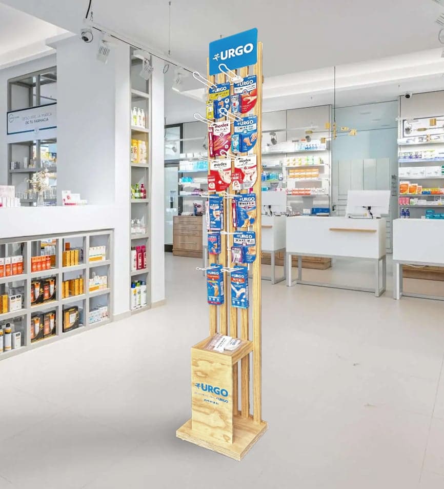 La transición de los expositores de farmacia: De plástico a madera