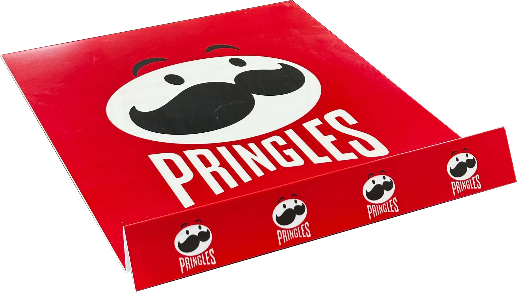 Plateau présentoir rouge Pringles avec le grand logo à moustache et un rebord avant reprenant le logo, vide